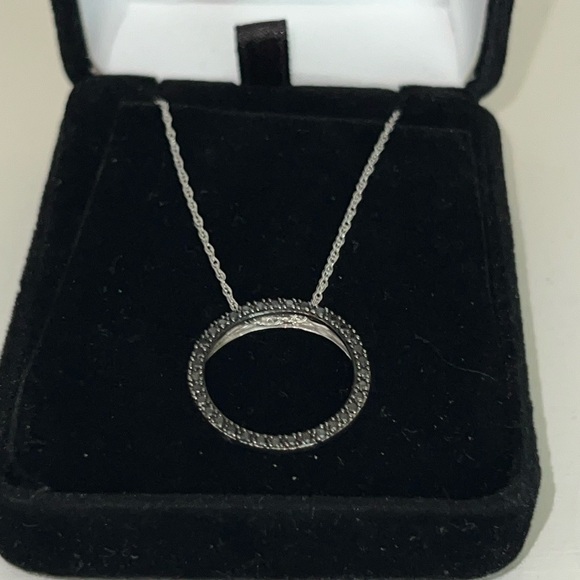 Black Diamond Circle pendant Necklace - Picture 1 of 9